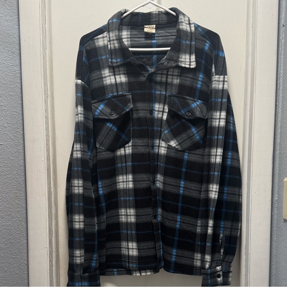 Open Trails Plaid Fleece - Picture 1 of 4